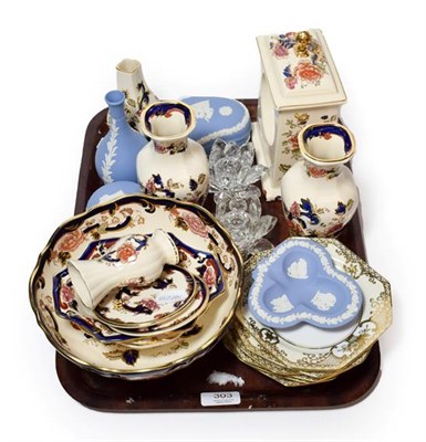 Lot 303 - An quantity of Masons Mandalay pattern ironstone china including clock, together with four items of