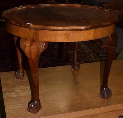 Lot 1373 - A 1920/30's walnut figured coffee table