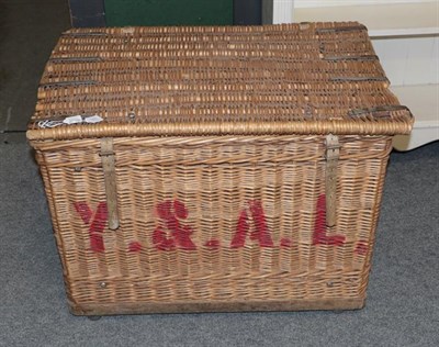 Lot 1431 - A large wicker laundry hamper