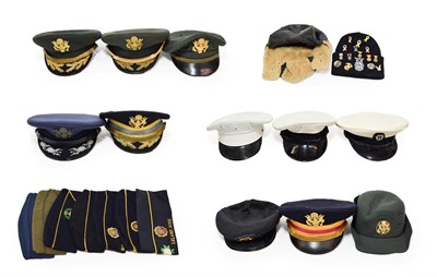 Lot 93 - A Quantity of US Military Headgear, including a USAF Field-Grade Service cap, US Army Senior...