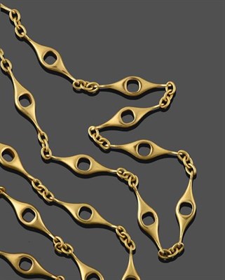 Lot 2253 - An 18 Carat Gold Fancy Link Necklace, twenty-one yellow chain linked lozenge shaped links with...