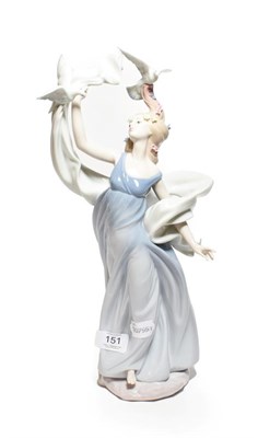 Lot 151 - A Lladro figure of a girl and a dove 'Inspiration'