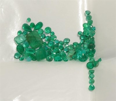 Lot 190 - A quantity of loose emeralds, including an octagonal cut emerald weighing 2.03 carat approximately