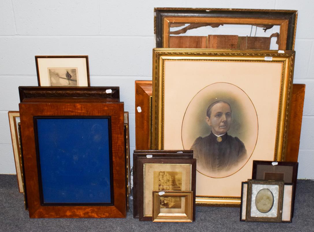 Lot 1033 - Quantity of pictures and frames