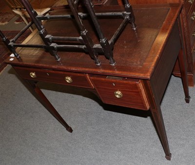 Lot 1185 - An Edwardian mahogany and cross banded desk