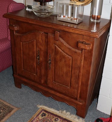 Lot 1293 - A Barker and Stonehouse oak cupboard