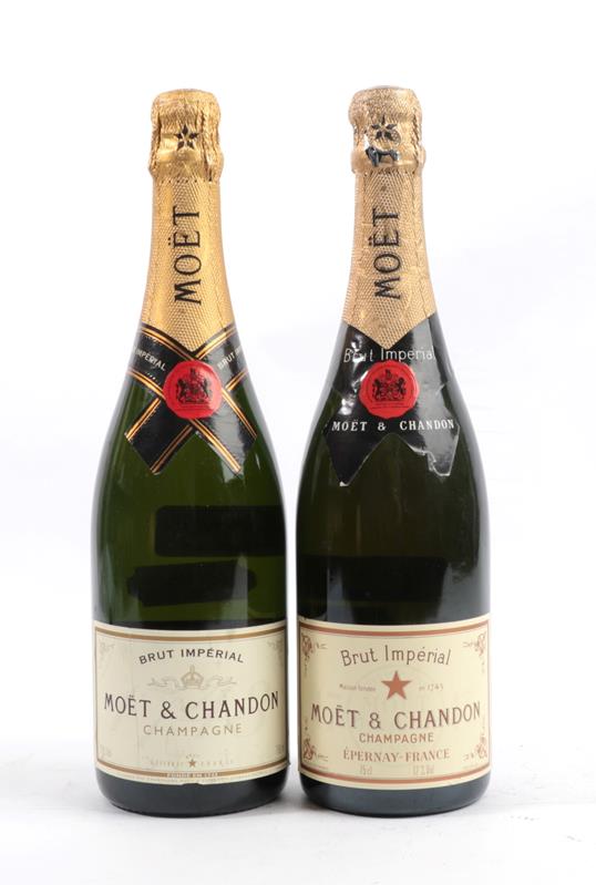 Lot 2005 - Moët & Chandon Champagne (two bottles)
