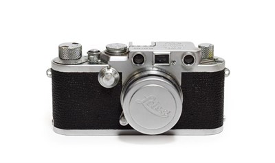 Lot 3205 - Leica IIIf Camera no.667860, with Leitz Summitar f2 50mm lens and The Synchronizes Leica booket