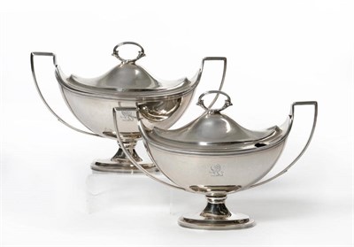 Lot 314 - A Pair of Edward VII Sauceboats, Nathan & Hayes, Chester 1904, in 18th century style, the spreading