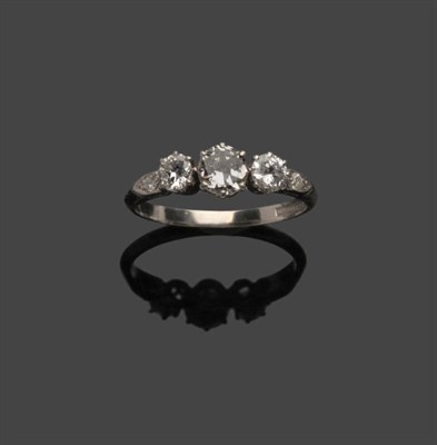 Lot 608 - An Early 20th Century Diamond Three Stone Ring, the graduated round brilliant cut diamonds in white