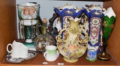 Lot 305 - A collection of assorted ceramics, including a Sampson dish in the Chinese export style,...