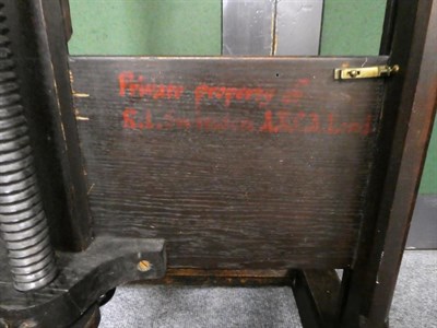 Lot 1207 - An oak easel with provenance of Ralph Leslie Swinden