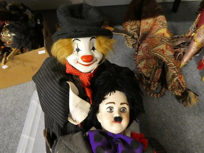 Lot 370 - A collection of 20th/21st century various string and other puppets, harlequin and clown dolls, dumb