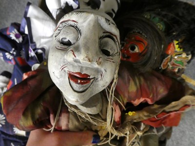 Lot 370 - A collection of 20th/21st century various string and other puppets, harlequin and clown dolls, dumb