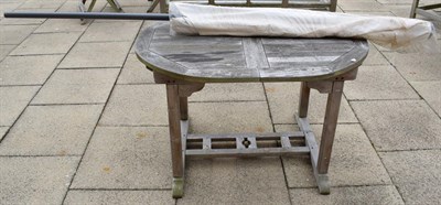 Lot 1366 - Garden table and parasol