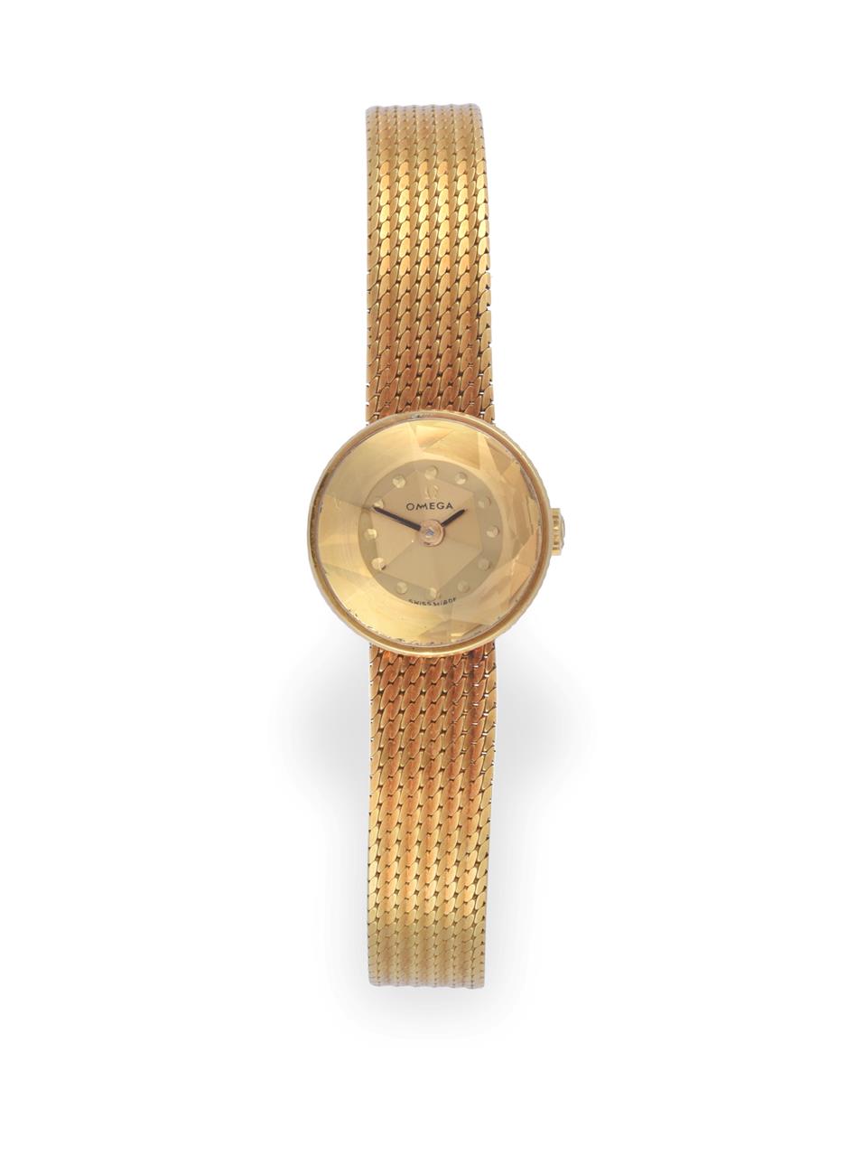 Lot 2172 - A Lady's 18 Carat Gold Wristwatch, signed Omega, 1961, (calibre 580) lever movement signed and...