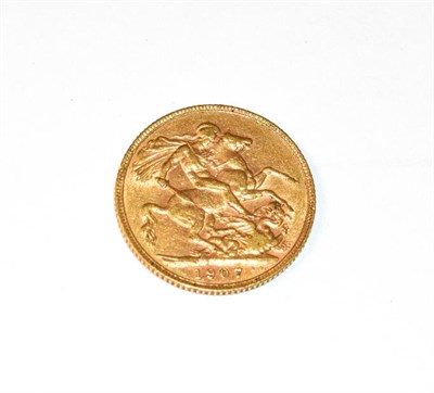 Lot 93 - Edward VII, 1907 Sovereign. Obv: Bare head right. Rev: St. George and the dragon, 1907 in...