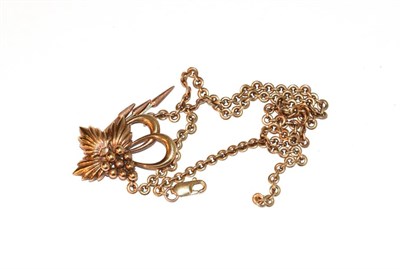 Lot 103 - A 9 carat gold grape motif necklace, length 43.5cm