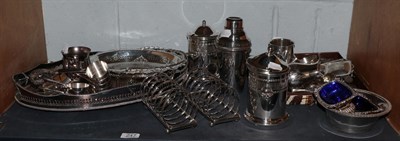 Lot 247 - Miscellaneous plated wares including toast racks, cocktail shaker etc (qty)