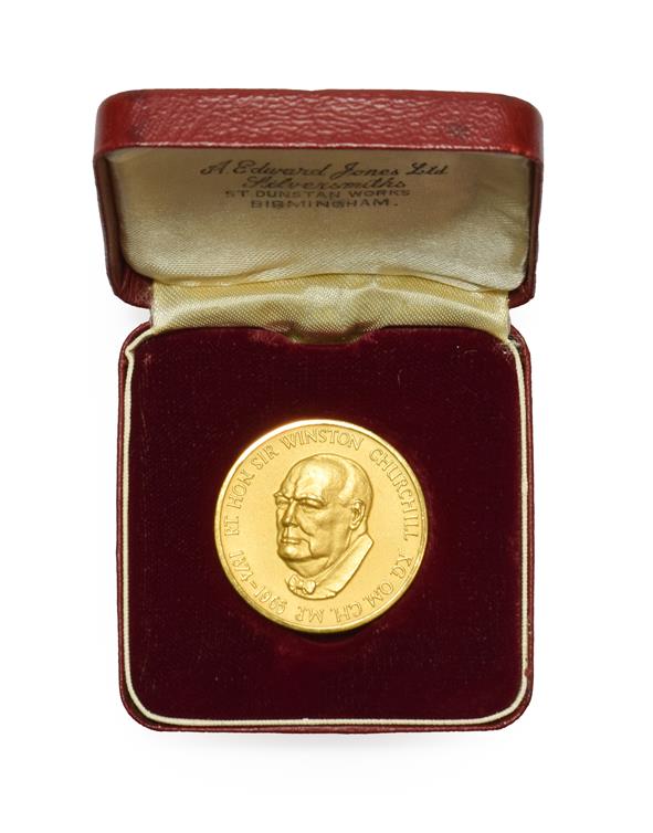 Lot 4317 - Winston Churchill medallion by J. Edward Jones Ltd in 22ct gold. (33.76g, 32mm, limited release...