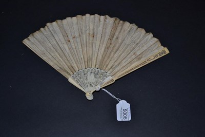 Lot 5006 - A Scarce, Small and Dainty Very Early 19th Century Fan, the ivory monture slender and with...