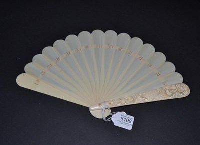 Lot 5108 - A Circa 1880's European Carved Ivory Brisé Fan, the fourteen inner sticks and lower guard...