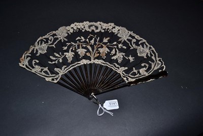 Lot 5141 - A Good Tortoiseshell Fan, circa 1900, of ballon form with serpentine guards and straight gorge...