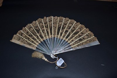 Lot 5146 - A Late 19th Century Plain White Mother-of-Pearl Fan, the deep leaf of Brussels Point de Gaze needle
