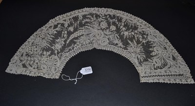 Lot 5150 - A Fine and Large Late 19th Century Brussels Point De Gaze Needle Lace Fan Leaf, as crisp and...