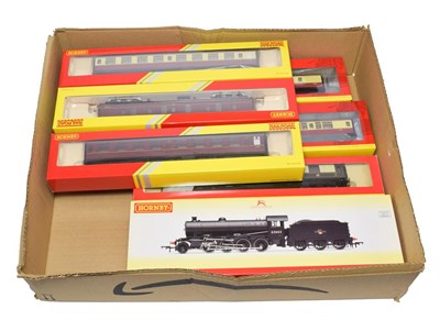 Lot 3296 - Hornby (China) OO Gauge R3227 BR 2-8-0 Class O1 63663 DCC Ready; Pullman coach Cynthia with...