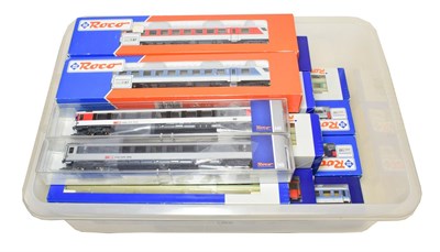 Lot 3384 - Roco HO Gauge Coaches 44700, 45073, 45140, 45261, 45262, 45286, 45287, 44665, 44740, 45483,...