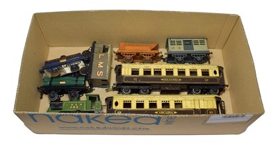 Lot 3413 - Hornby O Gauge Locomotive And Rolling Stock c/w 0-4-0T LNER 463 locomotive, Pullman coaches...