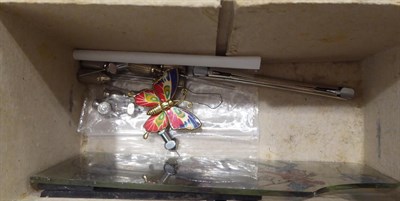 Lot 3460 - Hornby Speedboat No.1 Duck lilac body with blue/brown detailing (G, some denting to hull, box P)