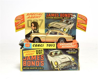 Lot 3562 - Corgi 261 James Bond Aston Marting DB5 (G, with two spare men and instructions, in display box G)