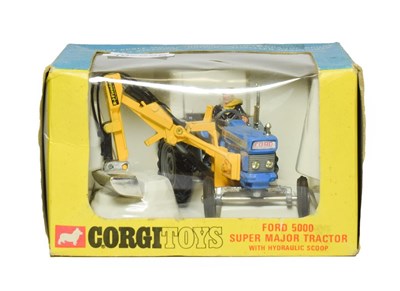 Lot 3577 - Corgi 74 Ford 5000 Super Major Tractor With Hydraulic Scoop (E box G)