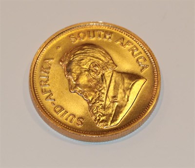 Lot 95 - South Africa, 1974 Krugerrand. 1 oz. fine gold (.999). Obv: Bust of Paul Kruger left. Rev:...