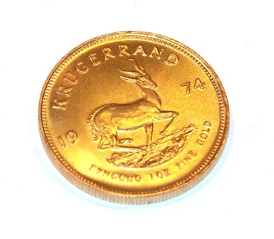 Lot 107 - South Africa, 1974 Krugerrand. 1 oz. fine gold (.999). Obv: Bust of Paul Kruger left. Rev:...