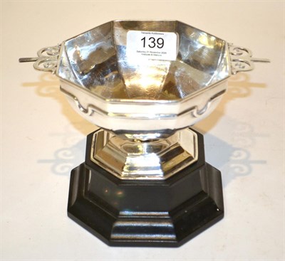 Lot 139 - A George V silver bowl, by Manoah Rhodes, Sheffield, 1929, tapering octagonal and on conforming...