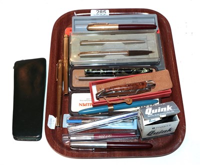 Lot 285 - A group of pens including Sheaffer, Parker, Conway Stewart, etc