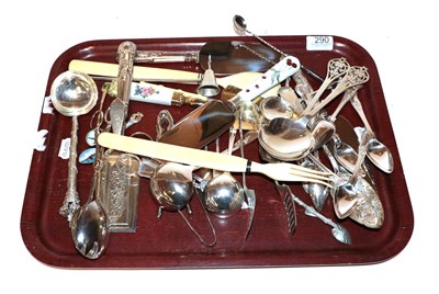 Lot 290 - Assorted silver and silver plate flatware and spoons of various dates and makers