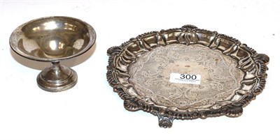 Lot 300 - A silver waiter and a pedestal dish, 21cm diameter