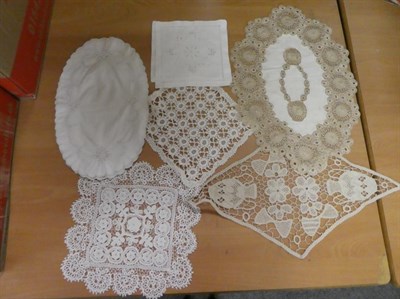 Lot 373 - A good collection of lace, crochet, embroidered table linens and textiles, etc (one bag)