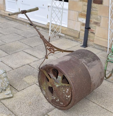 Lot 1461 - A 19th century cast metal garden roller