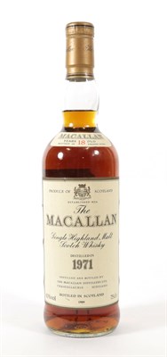 Lot 5122 - The Macallan Single Highland Malt Scotch Whisky 18 Years Old, distilled 1971, bottled 1989, 43% vol
