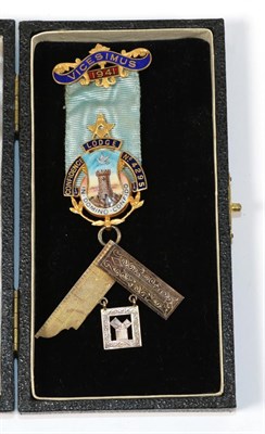 Lot 91 - A 9ct Gold and Enamel 1941 Masonic Breast Jewel, to Confidence Lodge No.4295, presented to...