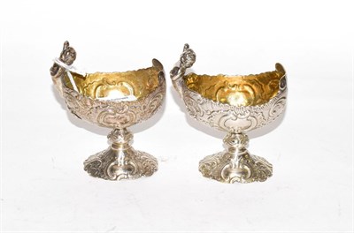 Lot 242 - A pair of Continental dishes, apparently unmarked, possibly Hanau, late 19th century, each with...