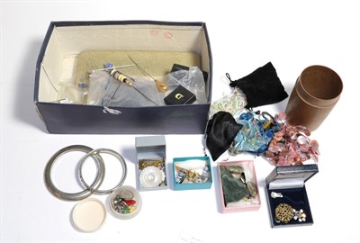 Lot 516 - A quantity of costume jewellery including necklaces, bracelets, brooches, bangles, gilt metal...