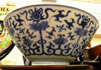 Lot 41 - A pair of Chinese blue and white ginger jars and covers decorated in underglaze blue with...
