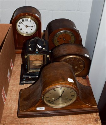 Lot 268 - Four mantel clocks and an ebonised 'boulle' mantel clock case (5)