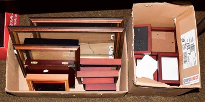 Lot 304 - A quantity of glazed medal cases and frames (in two boxes)